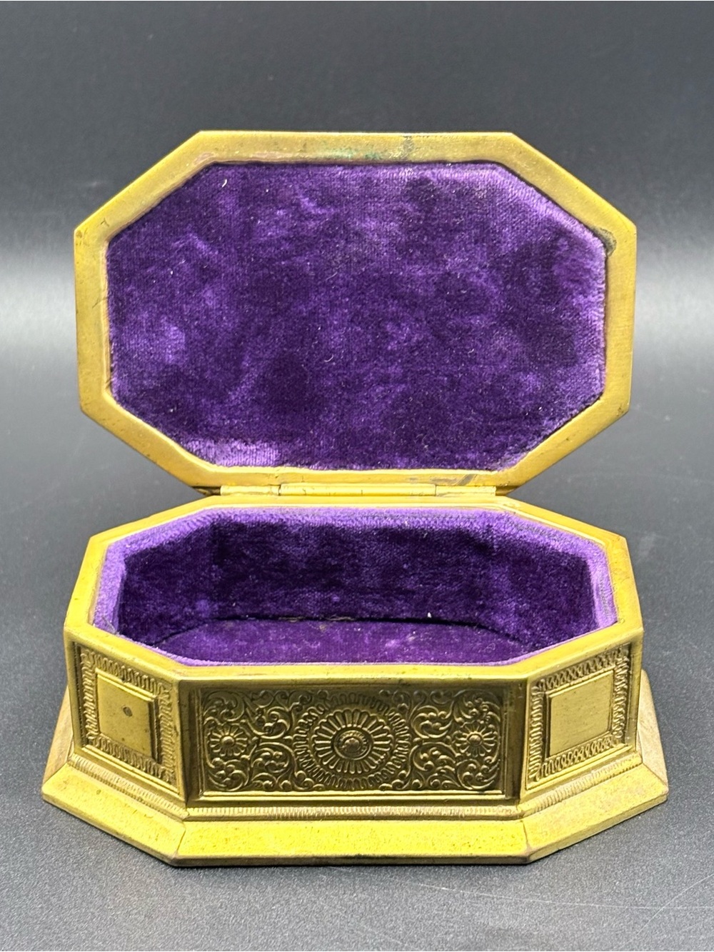 Antique Jennings Brothers #1377 Octagonal Jewelry Casket c.1910–1915 Gilt Brass